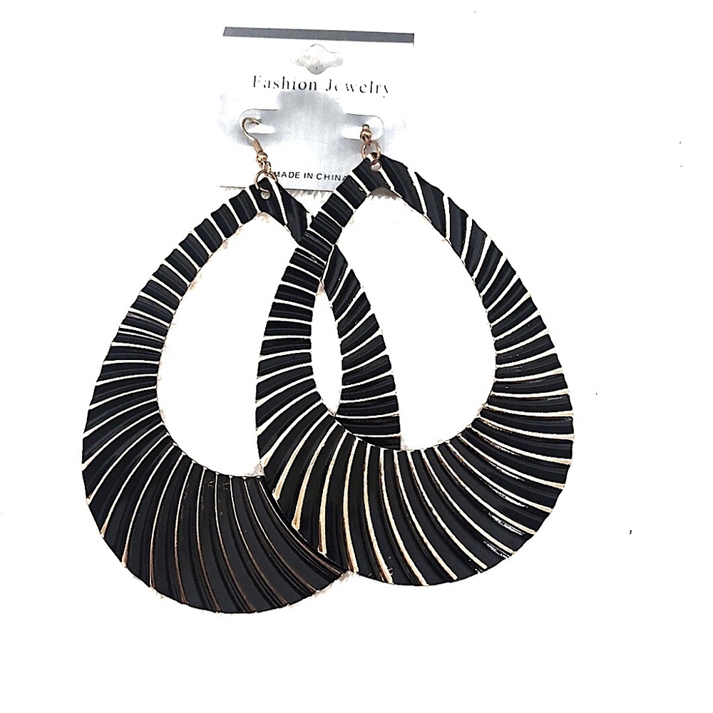 NWOT Black and gold oversized tear drop earrings